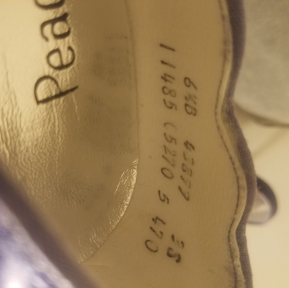 Shoes - Picture 4 of 4